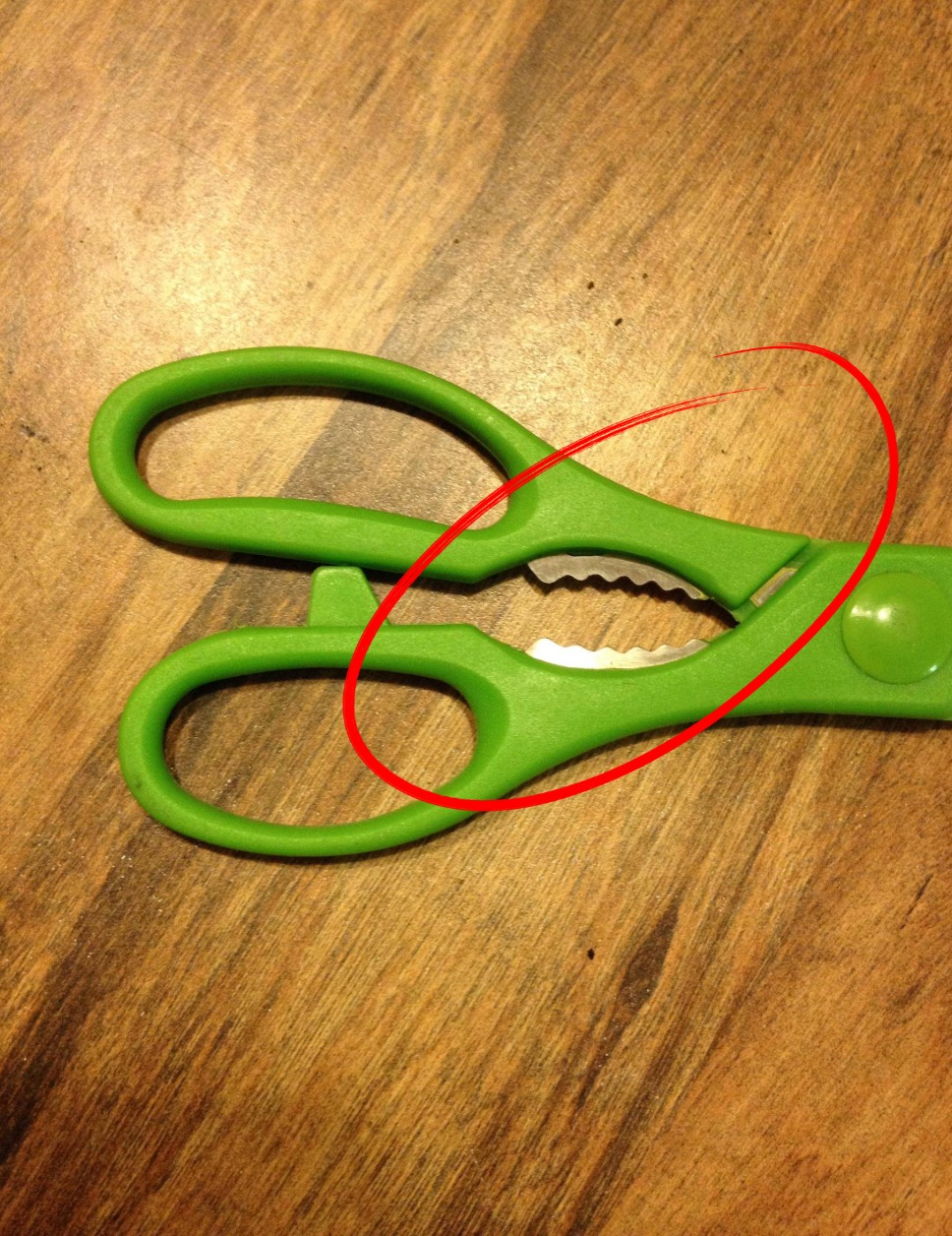 What Is That Weird Toothed Part on Kitchen Scissors For?